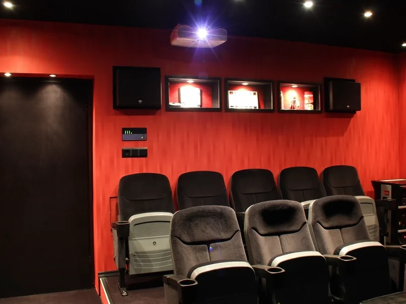 Lagerräumung: Beamer Ferrit Cine Mini 139 € statt 179 €